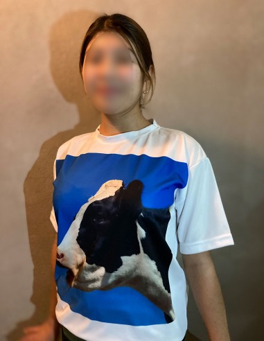 playera de mujer en sublimación diseño vaca en colores